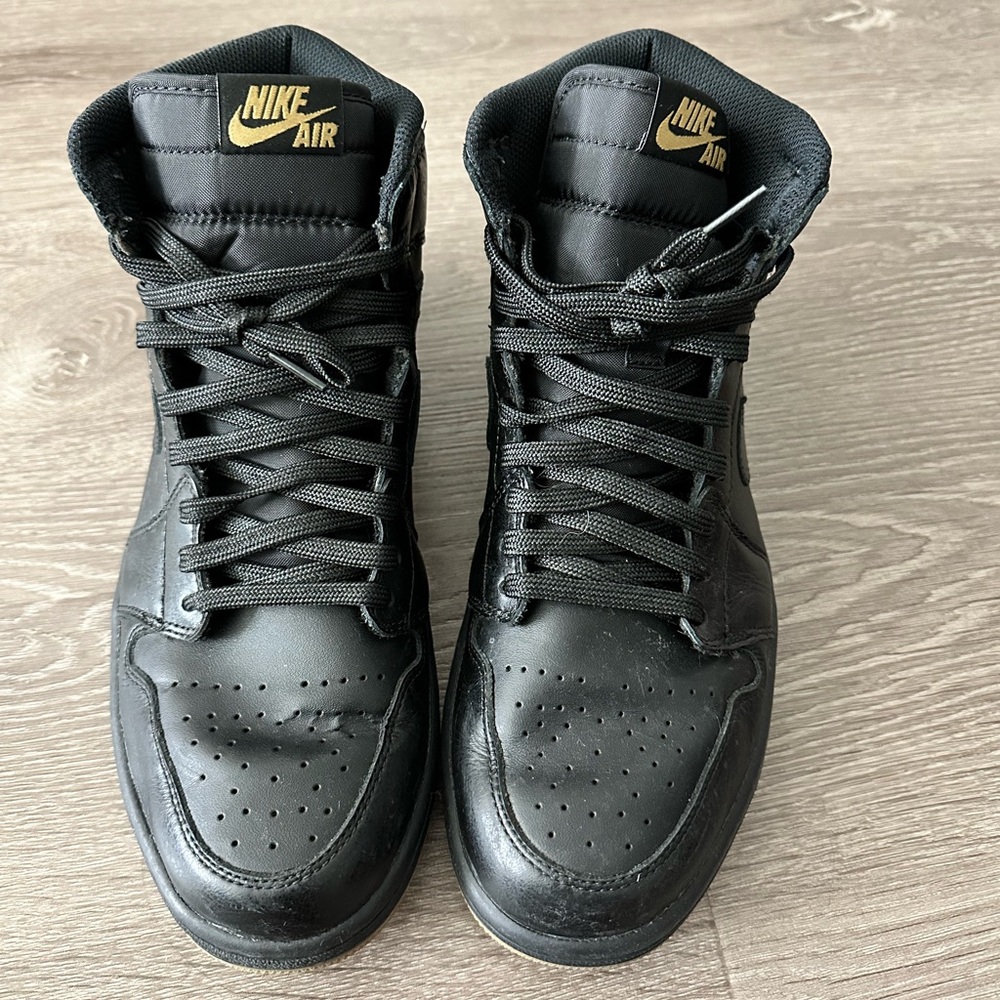 Air Jordan 1 Retro Gum Bottom - Size 10